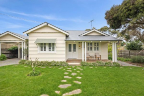 Munday Beach Retreat - Walk to Torquay Surf and Shops